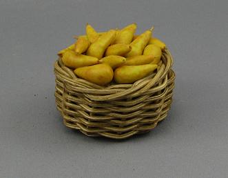 Round Basket with Pears