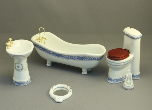 Bathroom Set with Blue Trim