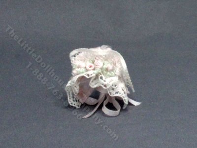 (image for) Miniature Lace Baby Bonnet for Dollhouses