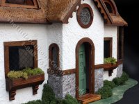 (image for) Assembled Thatched Roof Cottage
