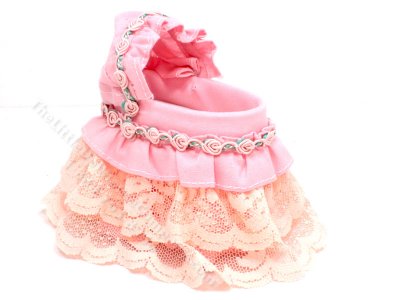 (image for) Miniature Pink Roses and Lace Bassinet