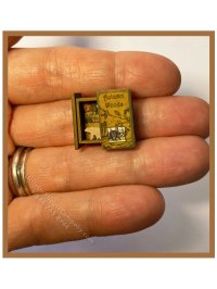 (image for) Miniature Secret Book - AUTUMN WOODS - Bear