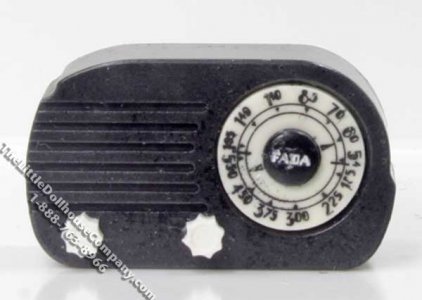(image for) Miniature Tabletop Radio for Dollhouses