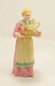 (image for) 1/12 Scale Victorian Old Lady with Tea Set on Tray Resin Doll