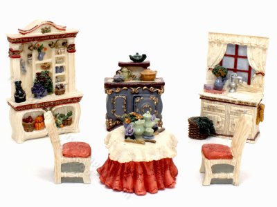 (image for) Avon Victorian Miniatures Half Scale 6 Piece Country Kitchen Set
