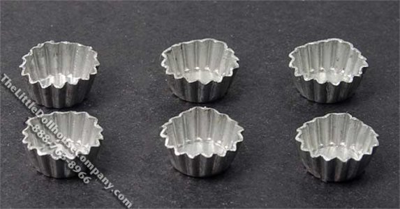 (image for) Dollhouse Miniature Metal Muffin/Cupcake Tins (6 pc)