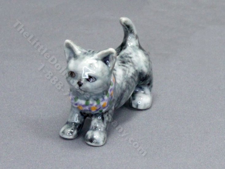 (image for) Miniature Grey Cat with Flower Collar Figurine for Dollhouses