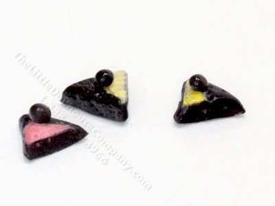(image for) Miniature Slices of Cake