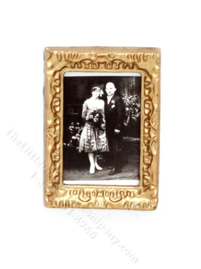 (image for) Miniature Antique Wedding Portrait for Dollhouses