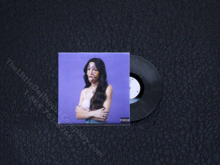 (image for) Miniature Olivia Rodrigo "Sour" Vinyl Record