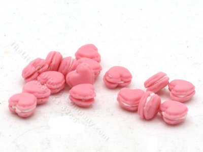(image for) Miniature Pink Heart Macaron