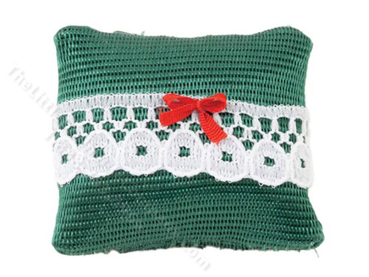 (image for) Miniature Christmas Pillow for Dollhouses