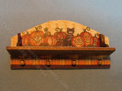 (image for) Miniature Halloween Peg Shelf Kit for Dollhouses