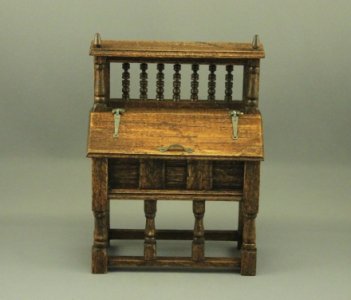 (image for) Dollhouse Miniature Standing Chest