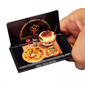 (image for) Dollhouse Scale Pizzaboard with Wine, Pasta and Pizzabread
