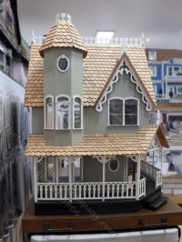 (image for) Pierce Dollhouse, Greenleaf 8011, Assembled