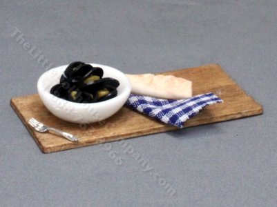 (image for) Miniature Bowl of Mussels on a Board for Dollhouses