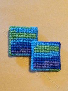 (image for) Miniature Blue and Green Knit Pillow for Dollhouses (1pc)
