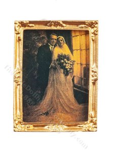 (image for) Miniature Wedding Portrait for Dollhouses