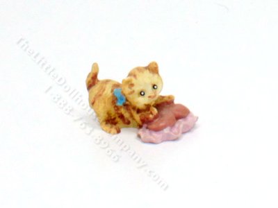 (image for) Miniature Kitten Figurine for Dollhouses