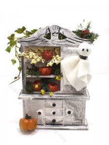 (image for) Miniature Halloween Display Shelf