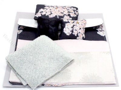 (image for) Miniature Cherry Blossoms Bedding for Dollhouses