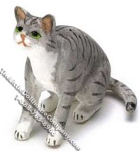 (image for) Dollhouse Scale Model Gray Striped Cat Sitting