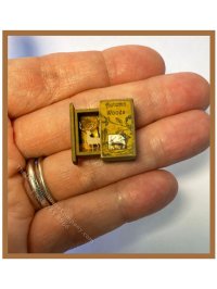 (image for) Miniature Secret Book - AUTUMN WOODS - Deer