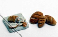 (image for) Dollhouse Scale Model 1:48 Loaf on Board w/3 Loaves