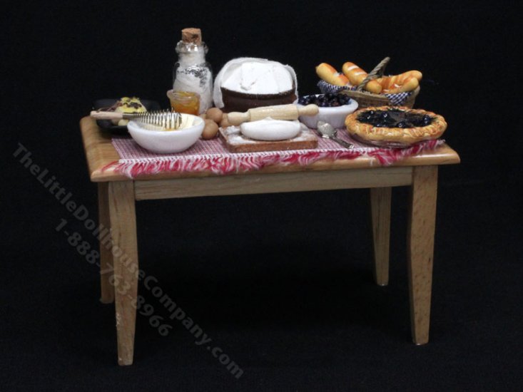 (image for) Miniature Pie Preparation Table