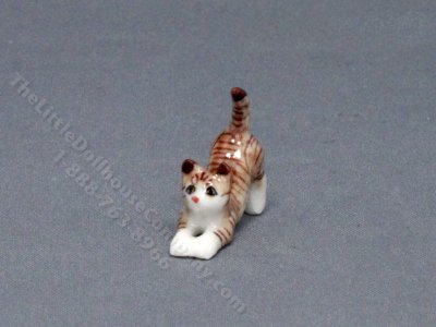 (image for) Miniature Stretching Brown Cat Statuette for Dollhouses