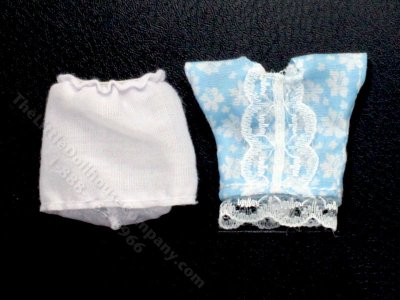 (image for) Miniature Skirt and Blouse for Dollhouses