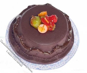 (image for) Miniature Round Chocolate Cake for Dollhouses
