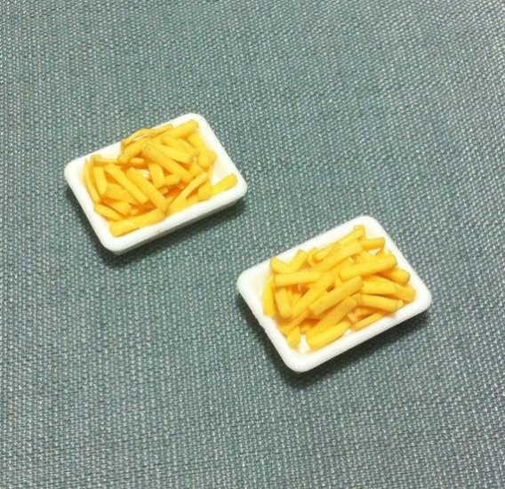(image for) Miniature French Fries in Plastic Tray for Dollhouses