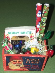 (image for) Miniature Christmas Crate Kit for Dollhouses