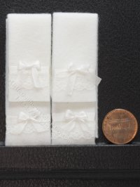 (image for) Miniature White 4-Piece Lace and Ribbon Trim Towel Set