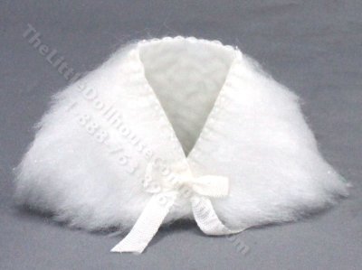 (image for) Miniature White Fur Capelet