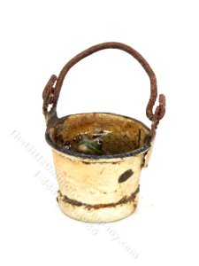 (image for) Miniature Frog Bucket for Dollhouses