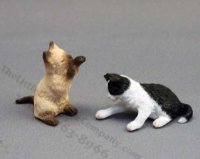 (image for) Dollhouse Scale Model Playing Kittens