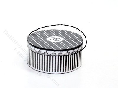 (image for) Miniature Recreation of Chanel Hat Box