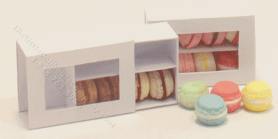 (image for) Miniature Macrons in White Box
