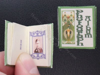 (image for) Miniature Green Photograph Album