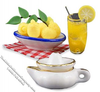 (image for) Miniature Fresh Lemonade Juicing Set for Dollhouses