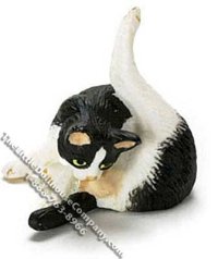 (image for) Dollhouse Scale Model Black & White Cat Preening