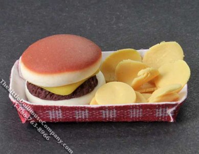 (image for) Miniature Cheeseburger & Potato Chips in a Tray for Dollhouses