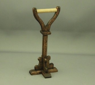 (image for) Dollhouse Miniature Clothes Horse