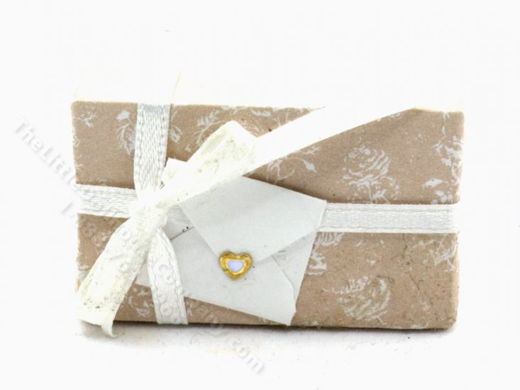 (image for) Miniature Pink Wedding Gift Box