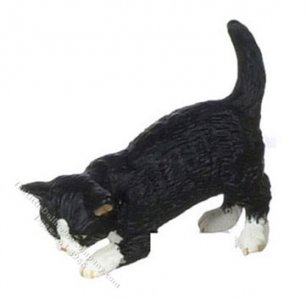 (image for) Dollhouse Scale Model Socks Cat Looking Down