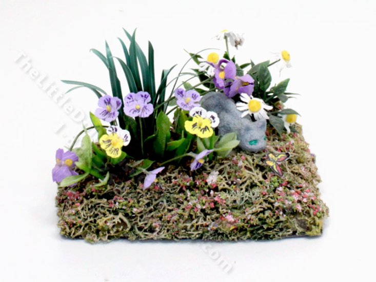 (image for) Miniature Flower Bed with Cat for Dollhouses