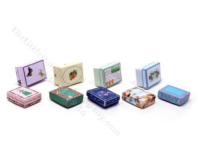 (image for) Miniature Box with Lid for Dollhouses (1 pc)